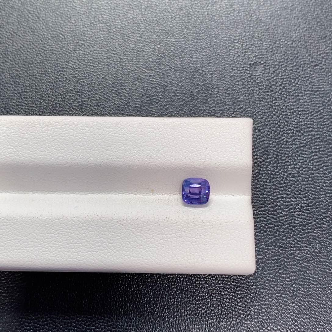 蓝宝石裸石未镶嵌1.12无烧变色