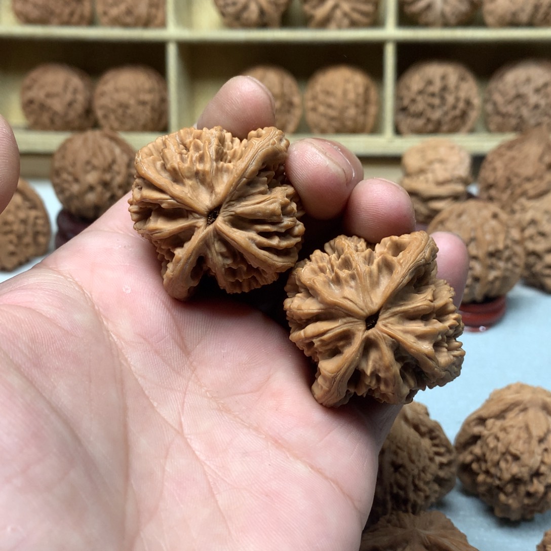 蛇***猫吊坠文玩核桃麦穗虎头