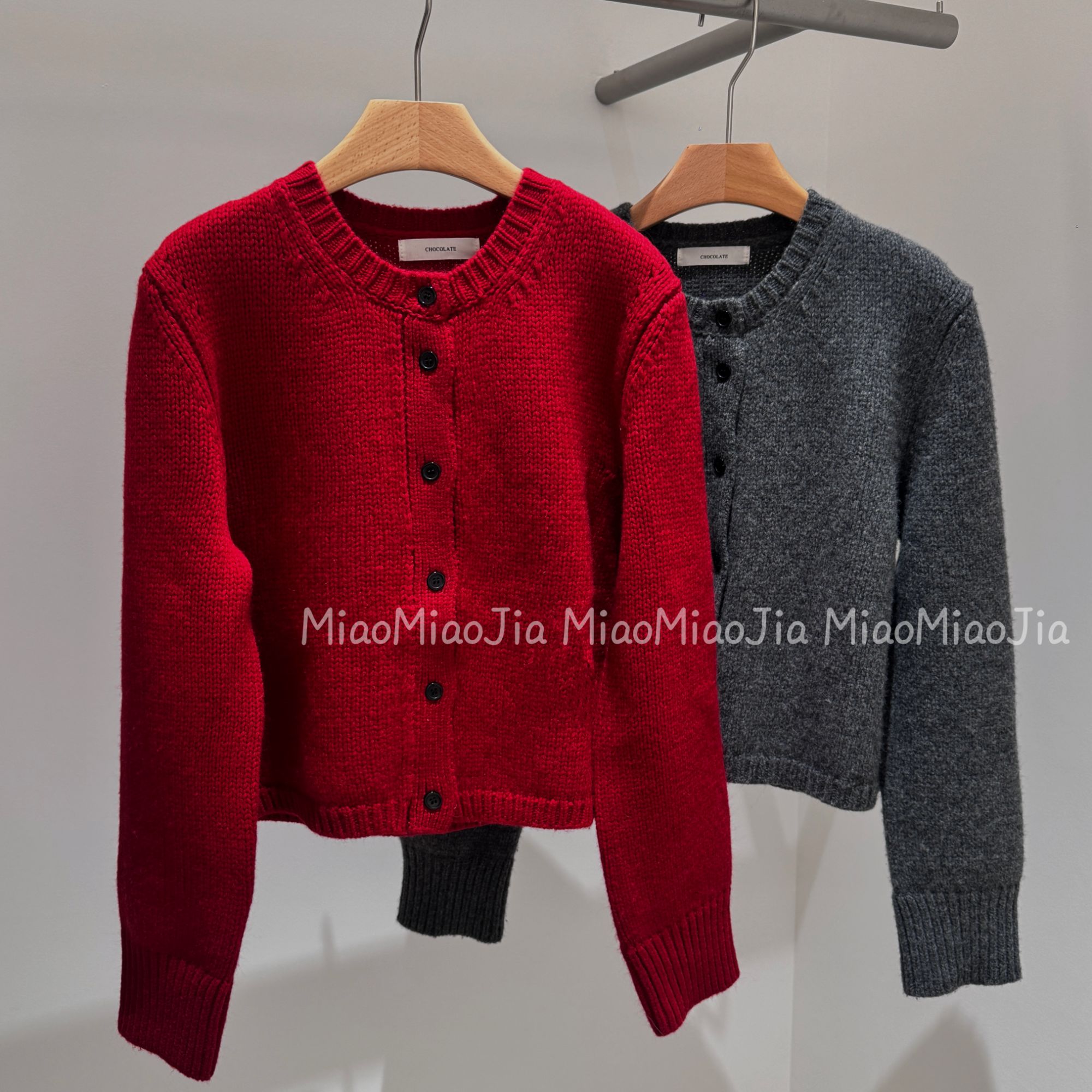 /苗苗家/『慵懒情绪』圆领单排扣长袖毛衣开衫