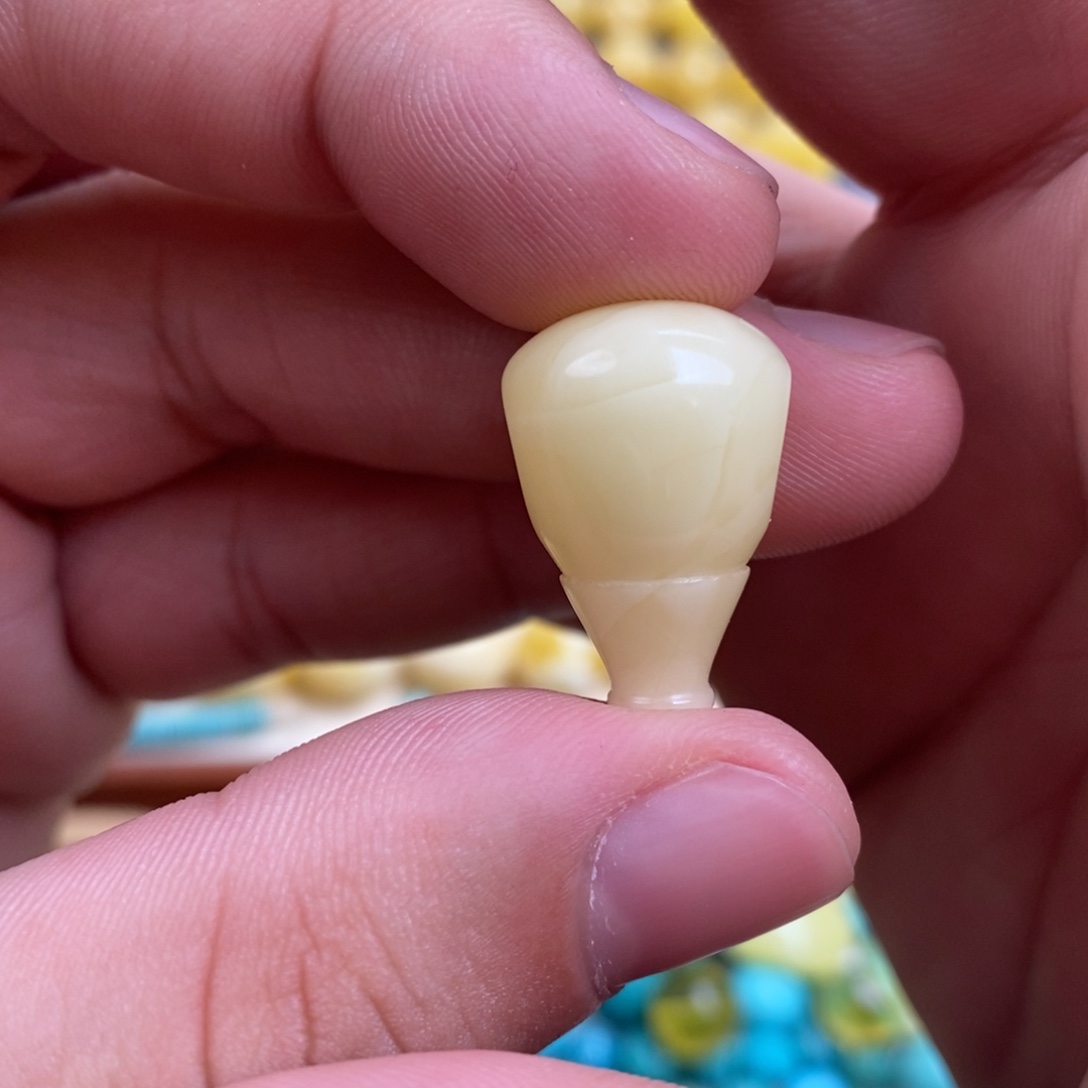 向***7蜜蜡未镶嵌裸石配饰