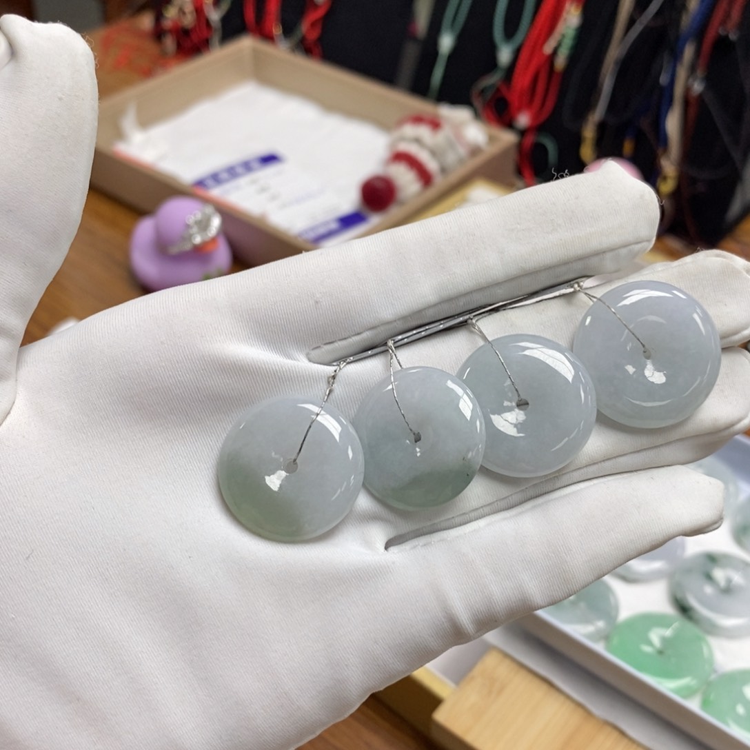 翡翠颈饰未镶嵌平安扣随机发一