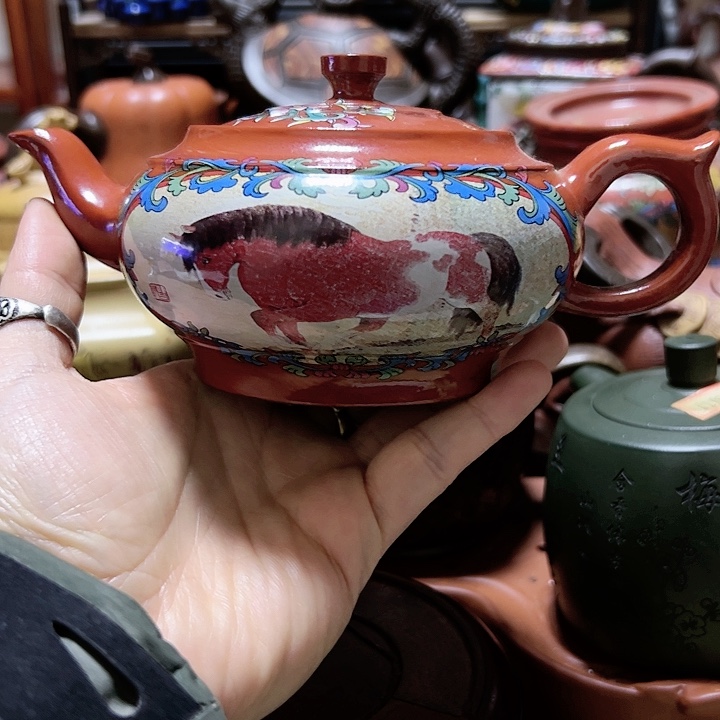 紫砂壶收藏起来了