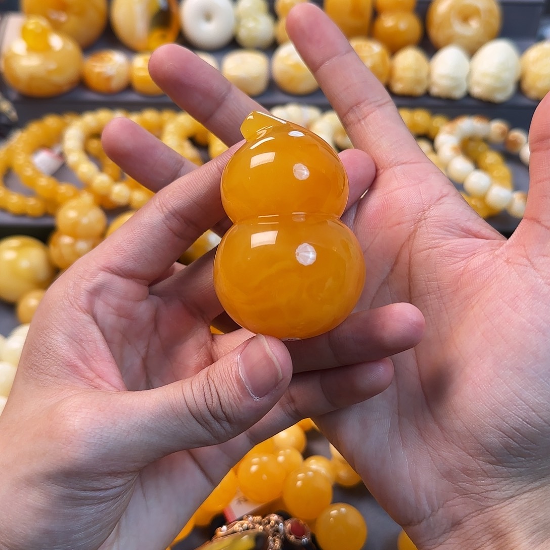 未镶嵌琥珀珠宝奇石