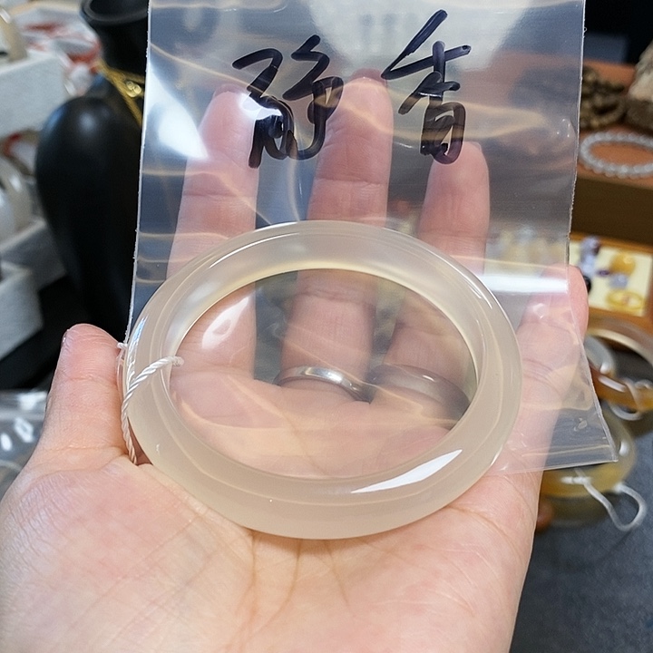 静***香玛瑙/玉髓未镶嵌珠宝半成品