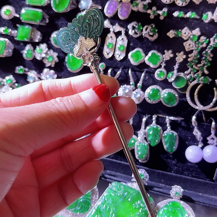 翡翠颈饰未镶嵌翡翠f z