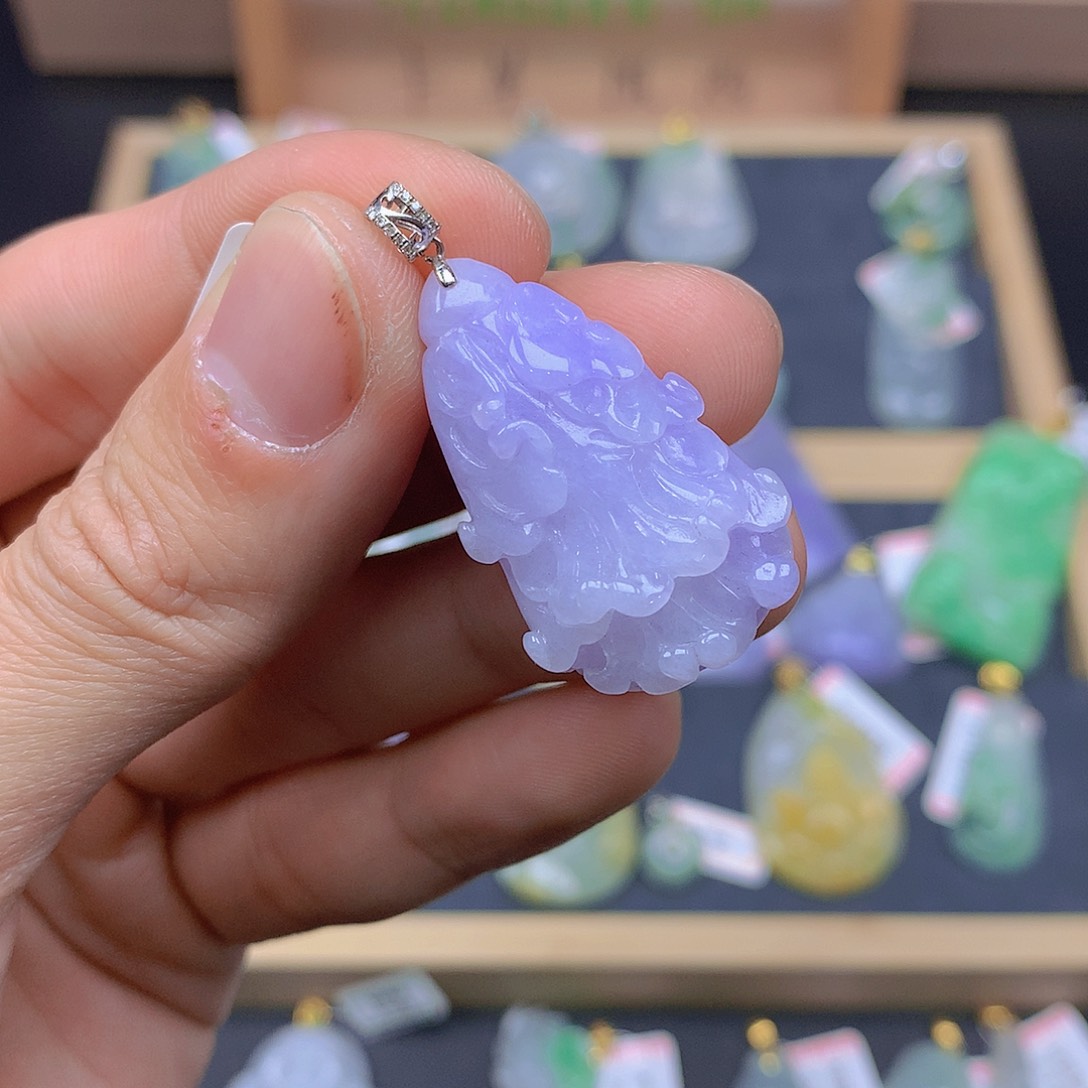 翡翠颈饰18K金镶嵌翡翠