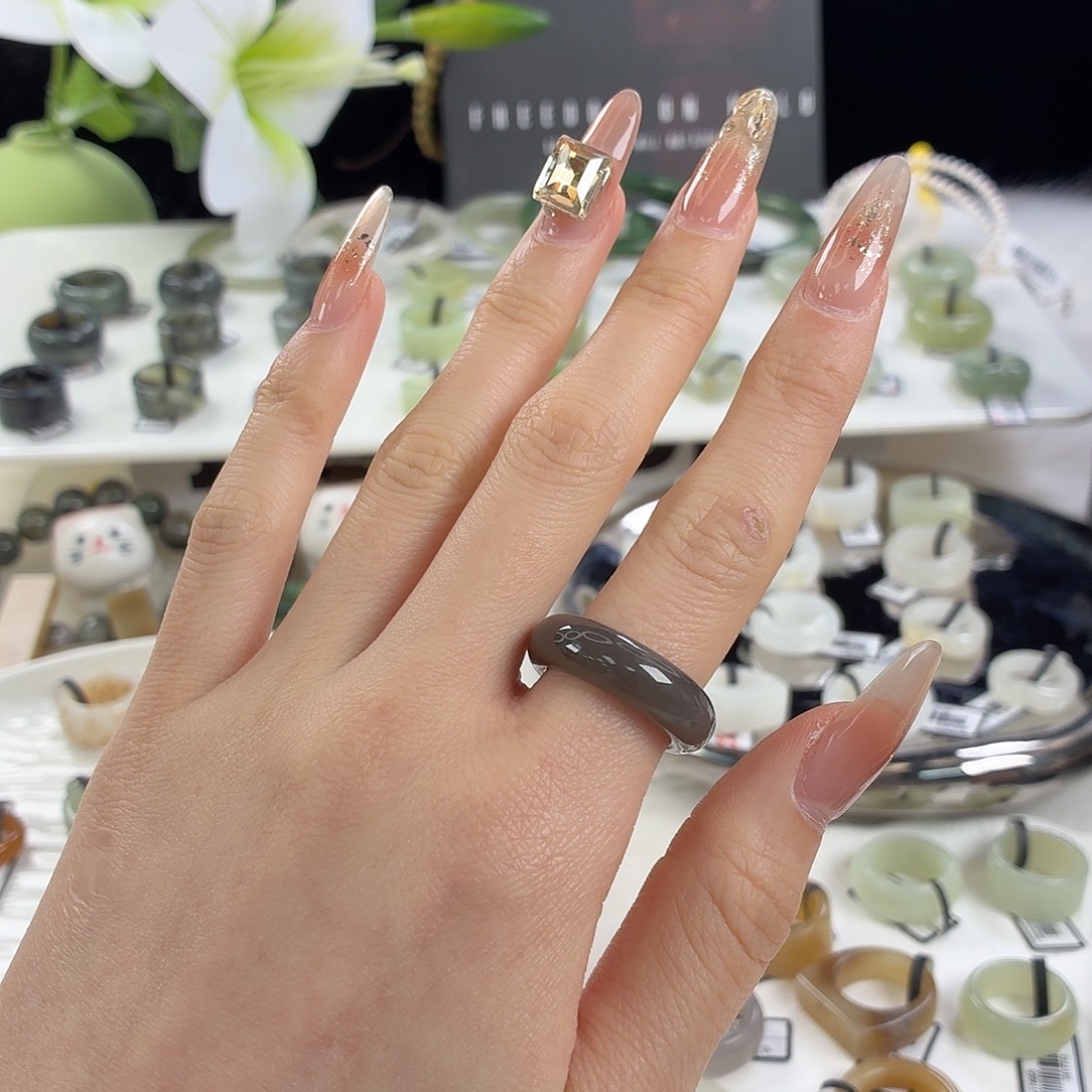 和田玉（糖玉）未镶嵌戒指nj111帝王紫泥鳅背17.6