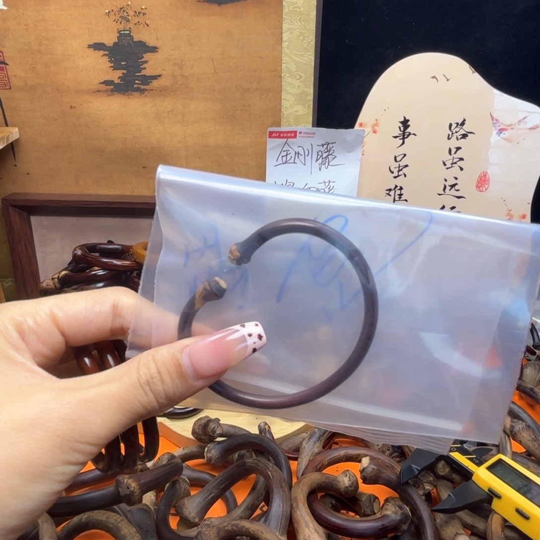 王***｡木质非金属藤镯子