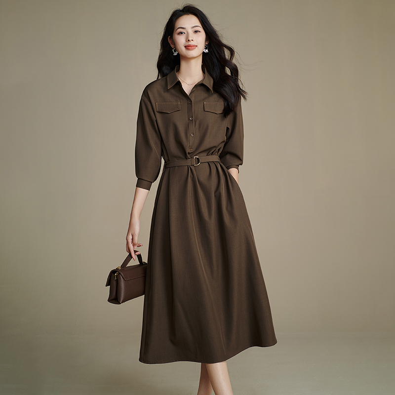 晚白【新品】2025翻领收腰裙子大气百搭连衣裙25073103