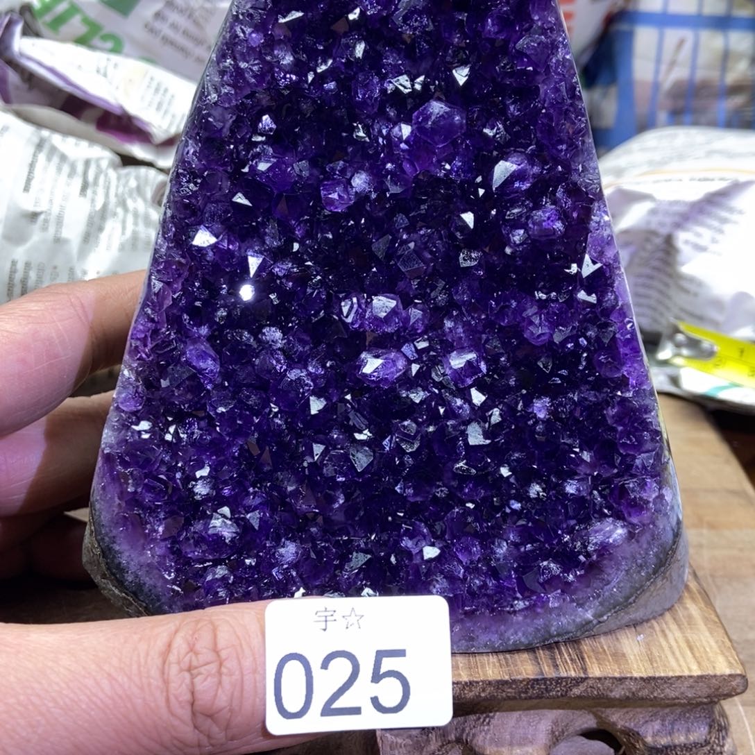 紫晶天然水晶摆件未镶嵌