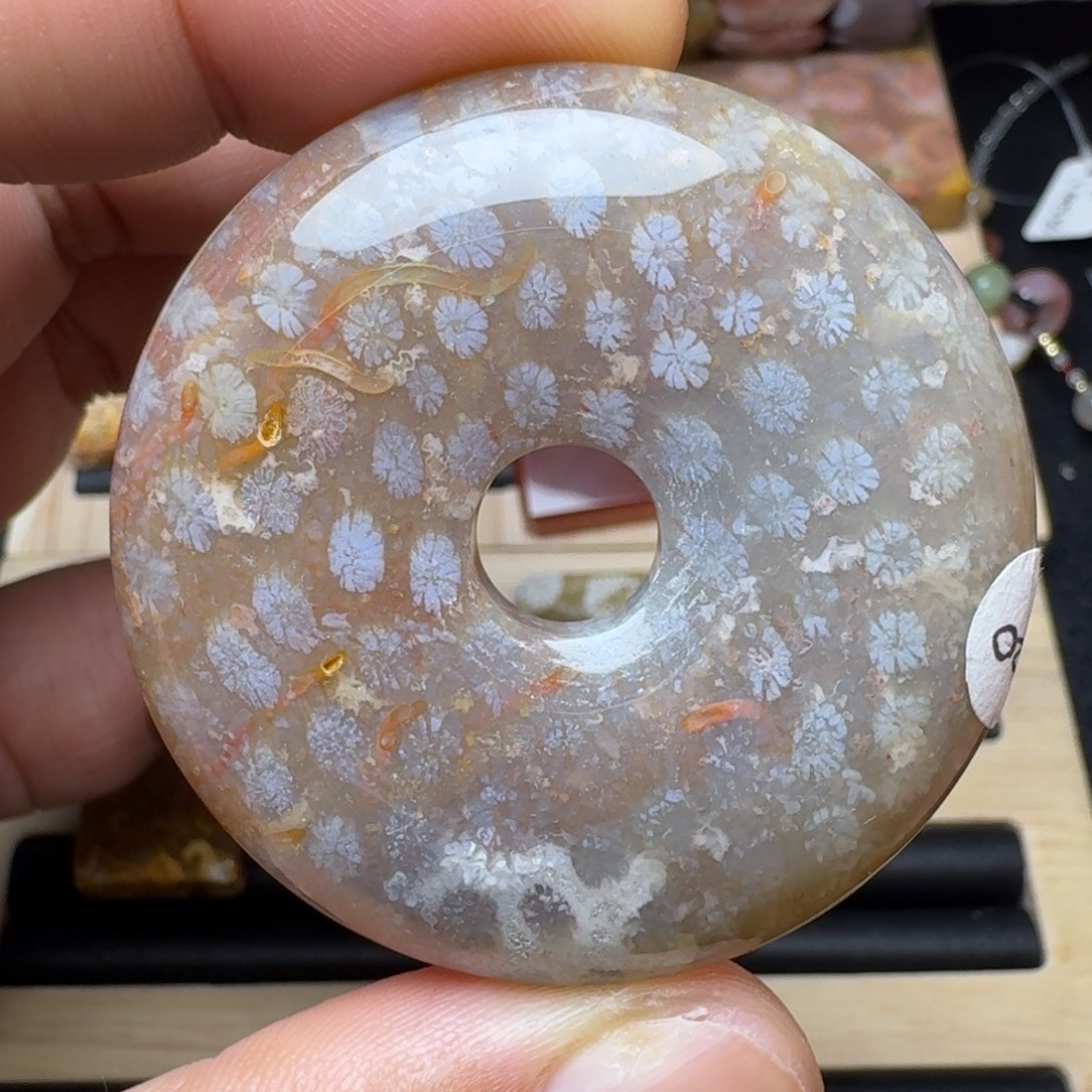未镶嵌纯天然色有机玉石保真色硅化玉特价