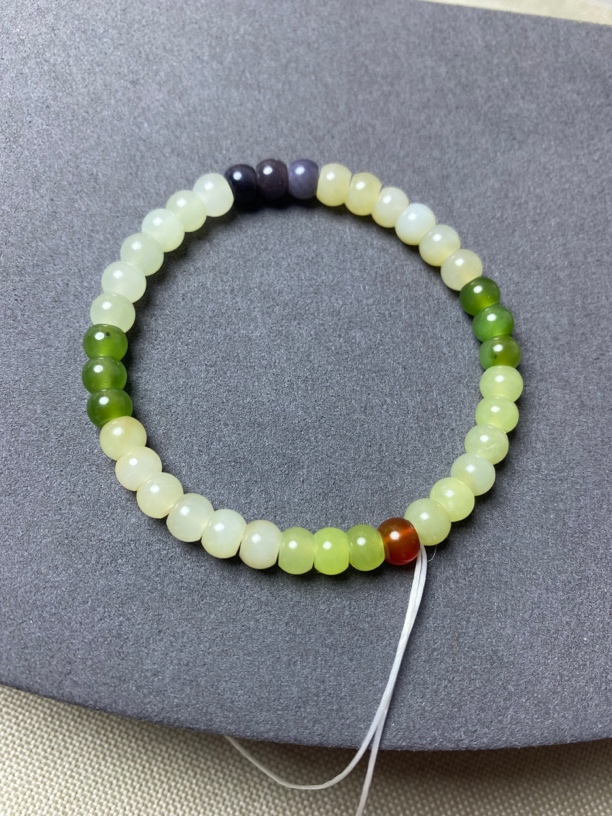 天然和田玉多彩手串