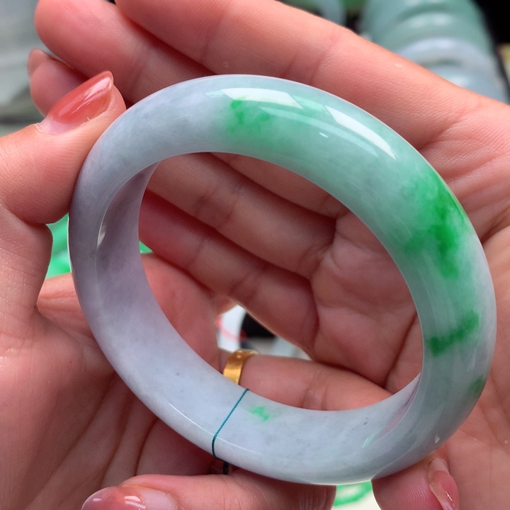 百***欢翡翠手镯未镶嵌59圈口