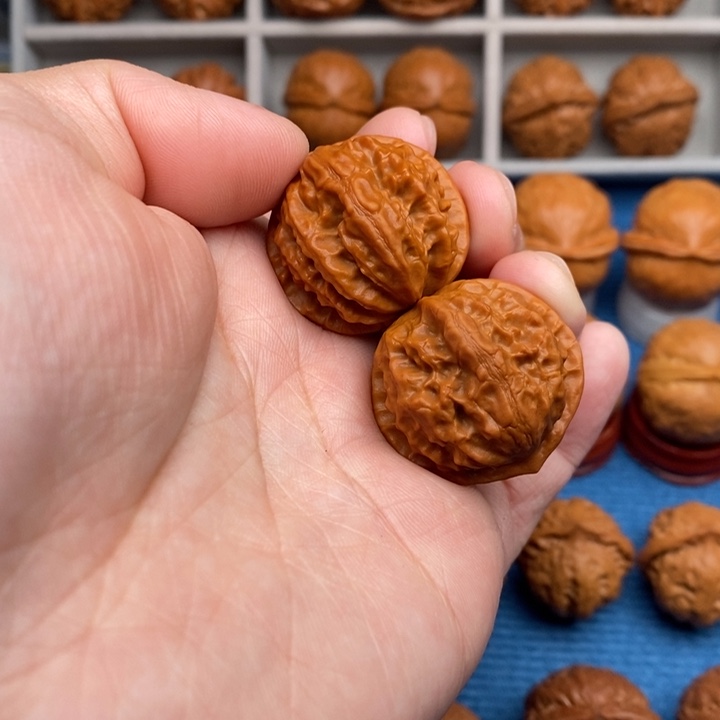 把件文玩核桃蝴蝶龙脊