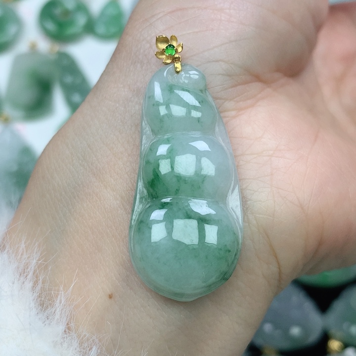 翡翠颈饰18K金镶嵌天然翡翠a货