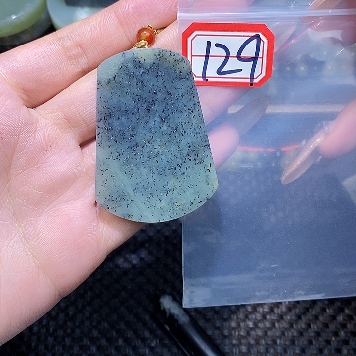 和田玉和田玉边角料随机发未镶嵌