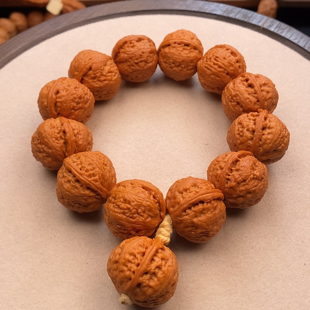 文玩核桃手串灯笼球