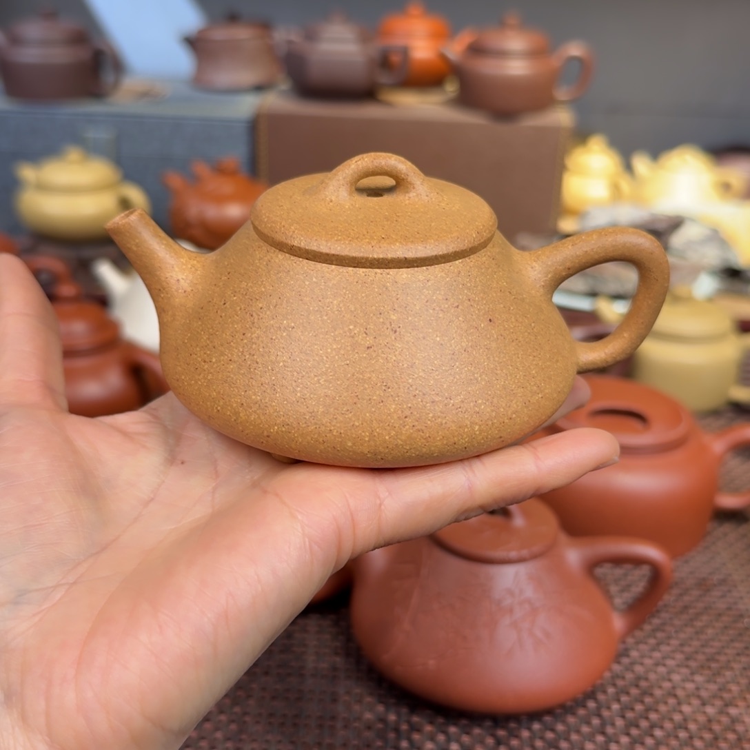段泥茶壶老宕口任瓢半手185毫升