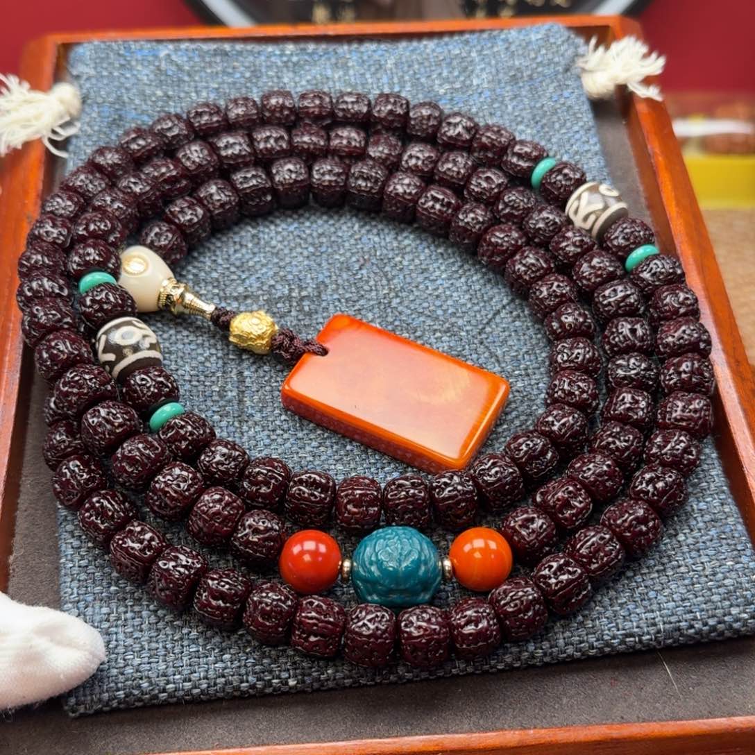 爱***哥吊坠金刚菩提黑金