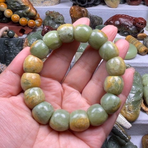 未镶嵌手串岫岩河磨玉（透闪石质玉）周*友