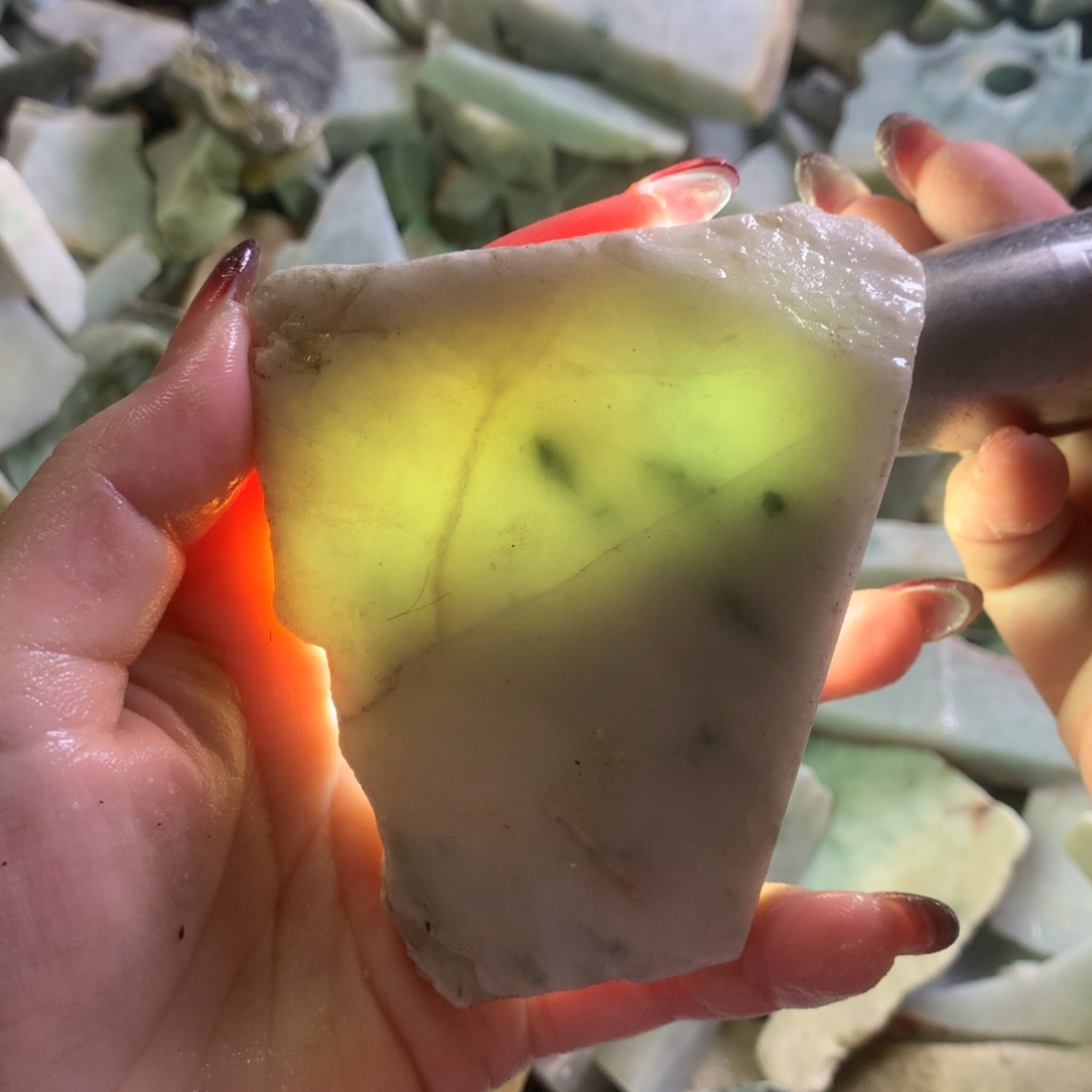 翡翠颈饰未镶嵌缅甸翡翠