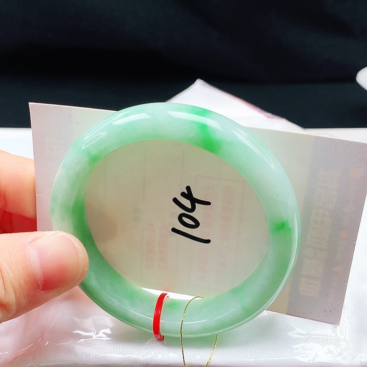 翡翠手镯未镶嵌53圈口