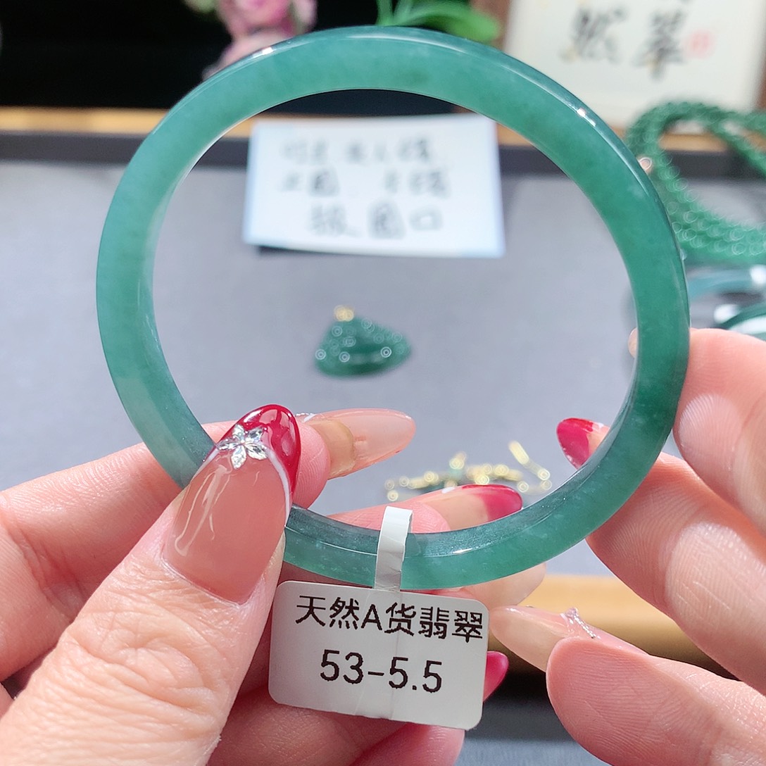 翡翠手镯（圆镯）未镶嵌