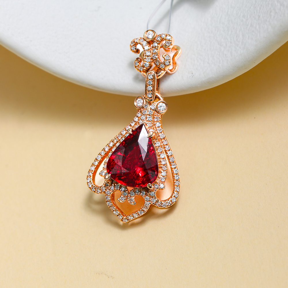 18K金天然碧玺吊坠2.9克拉烈焰红满火彩气质时尚
