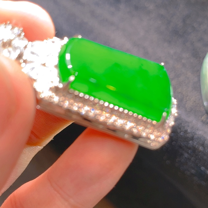 【闪购商品】翡翠颈饰银S925镶嵌翡翠