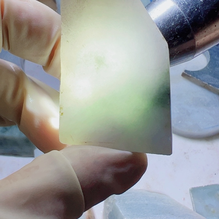 翡翠颈饰未镶嵌翡翠片料