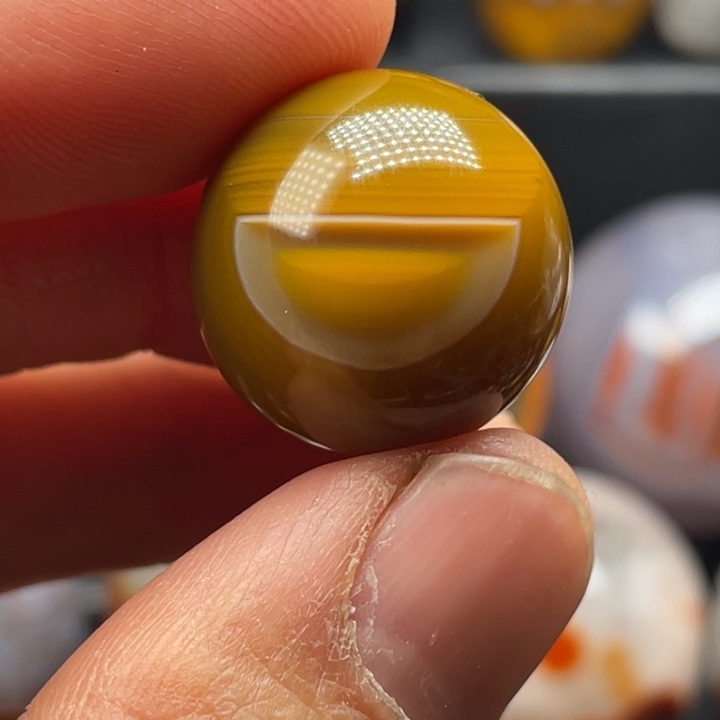 肥***点玛瑙/玉髓未镶嵌颈饰