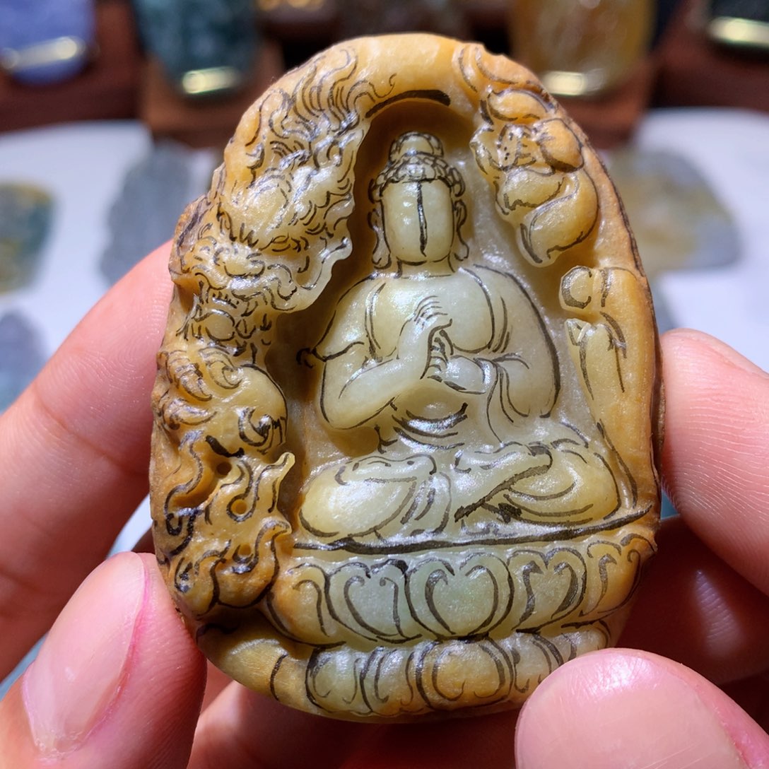 定制翡翠未镶嵌大日如来