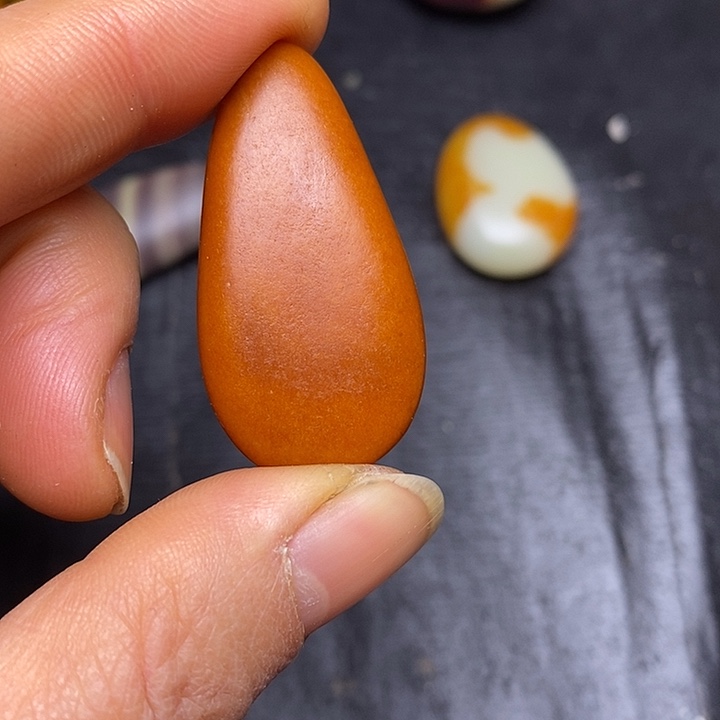 和田玉未镶嵌耳饰