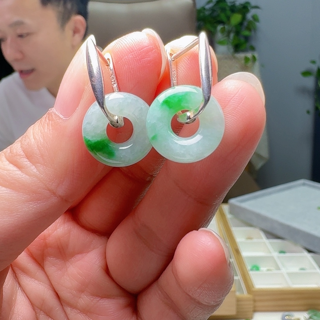 银S925镶嵌翡翠耳饰天然