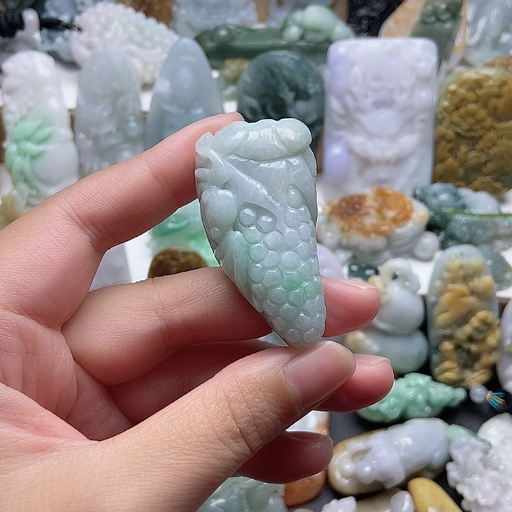 翡翠未镶嵌颈饰翡翠