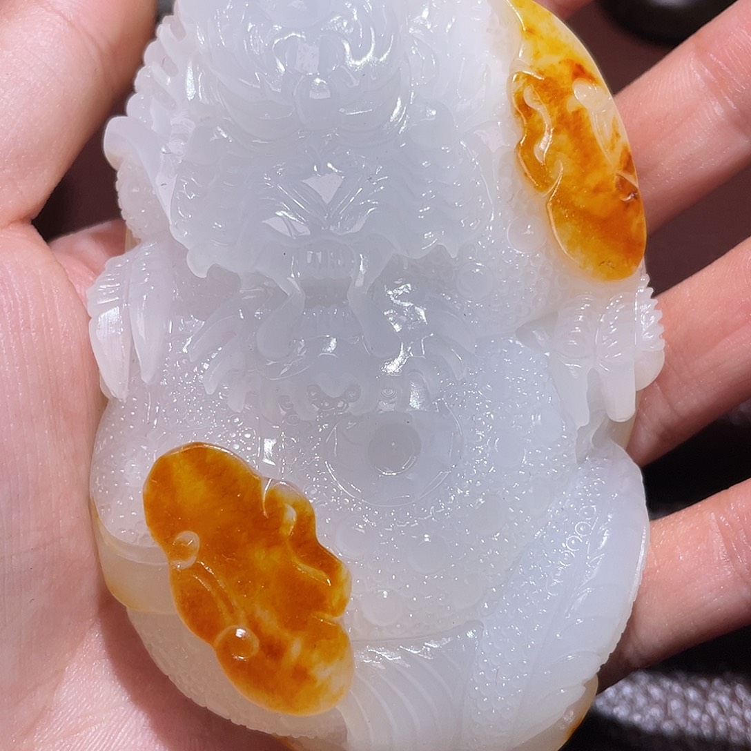 小***女和田玉未镶嵌颈饰