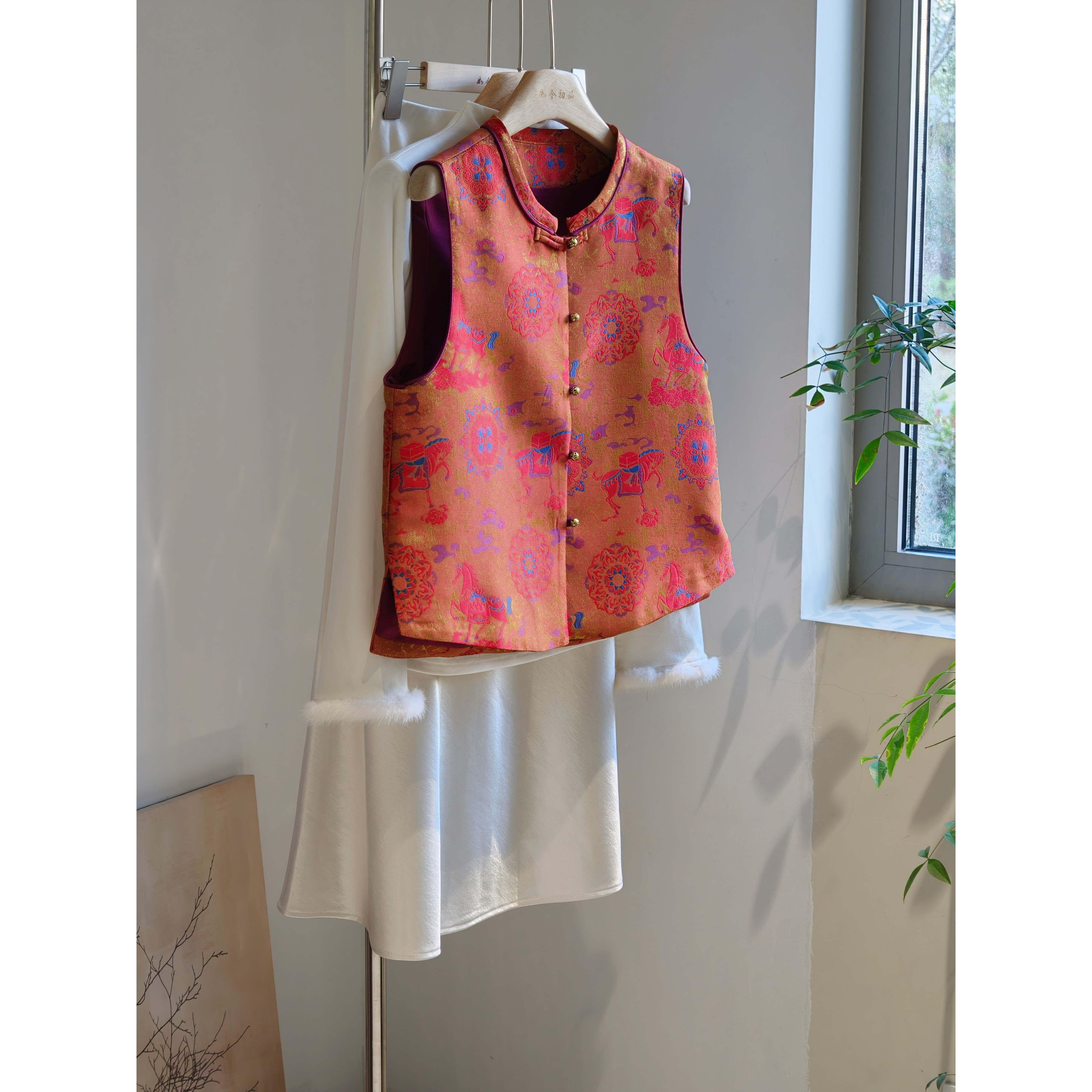 马上来财 福马春款新中式红色宋锦马甲国风背心外穿薄款年轻大码