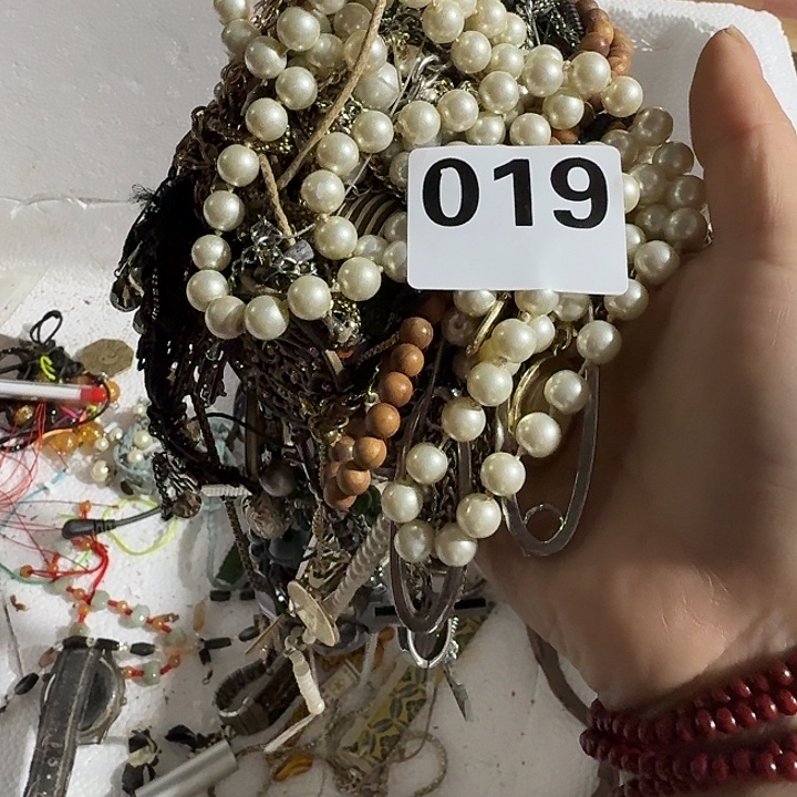 晓***晨扇子nscfsnfencsnfswfnfwj