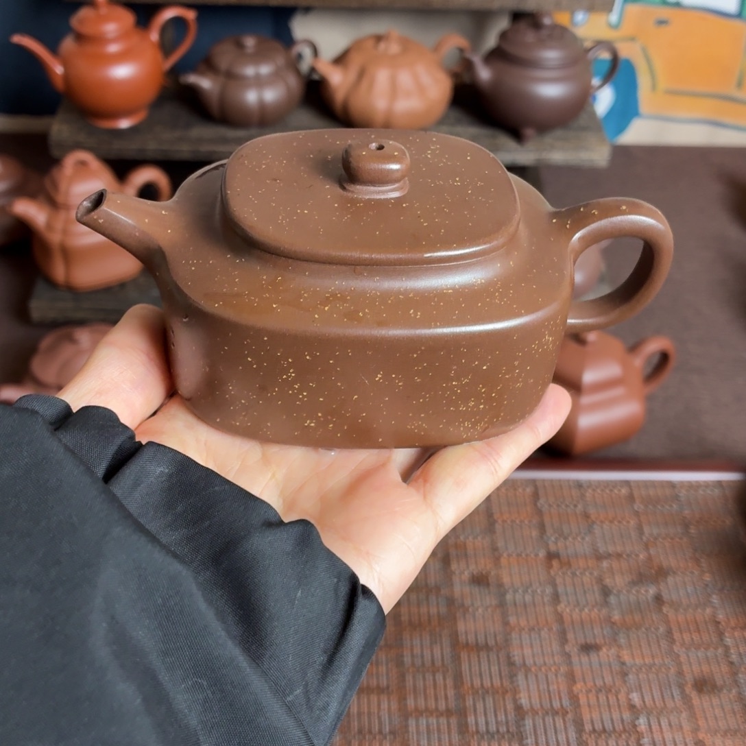 b***e紫砂茶壶紫砂壶。 
