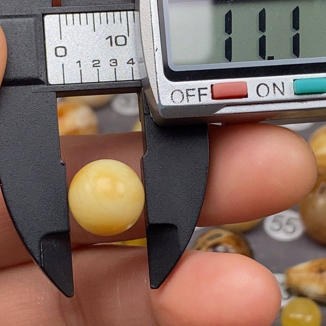 蜜蜡珠宝奇石未镶嵌