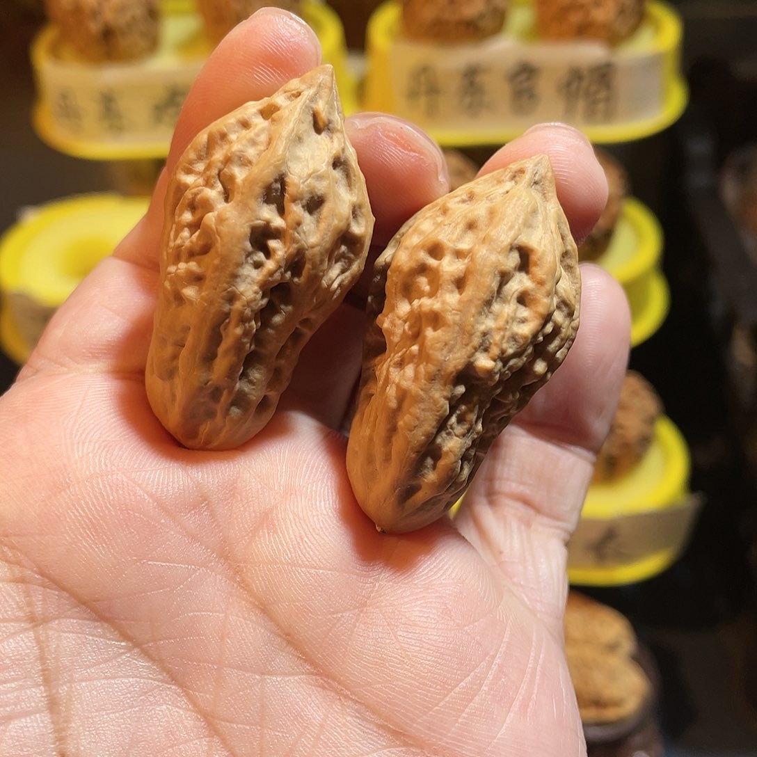 天***心文玩核桃吊坠花生