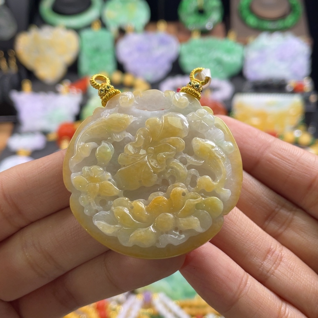 翡翠未镶嵌颈饰待编织