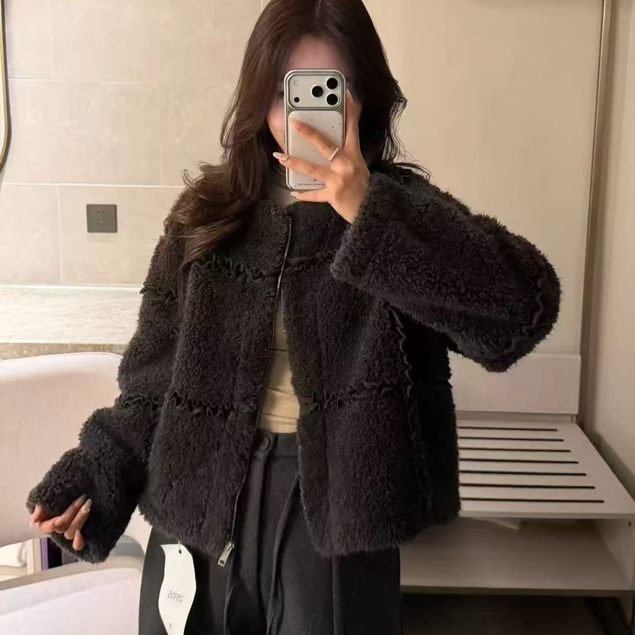 美美➕90新款小香风木耳边加厚保暖皮·毛一体外套