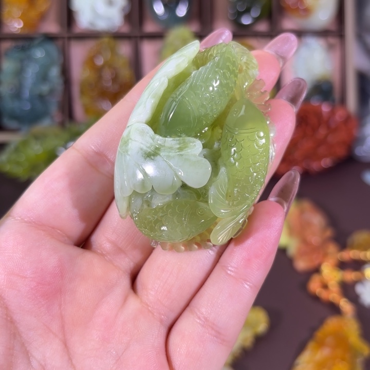 未镶嵌蛇纹石玉颈饰