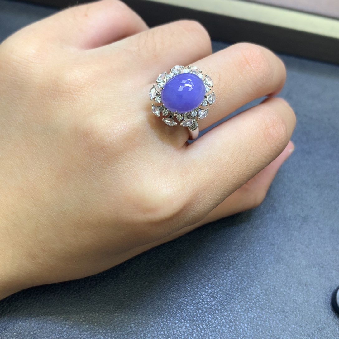 翡翠18K金镶嵌颈饰翡翠