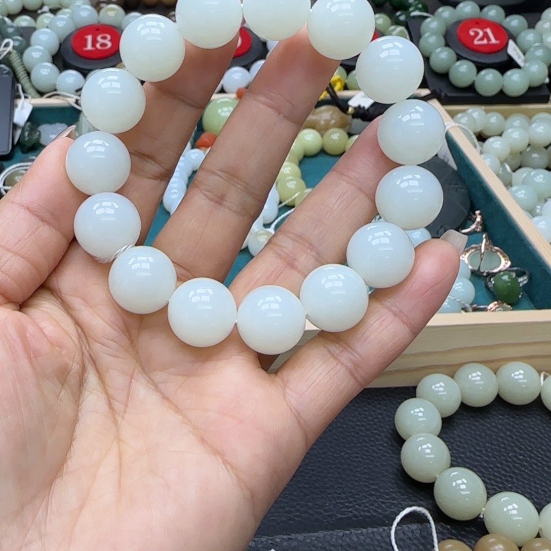 和田玉未镶嵌手链