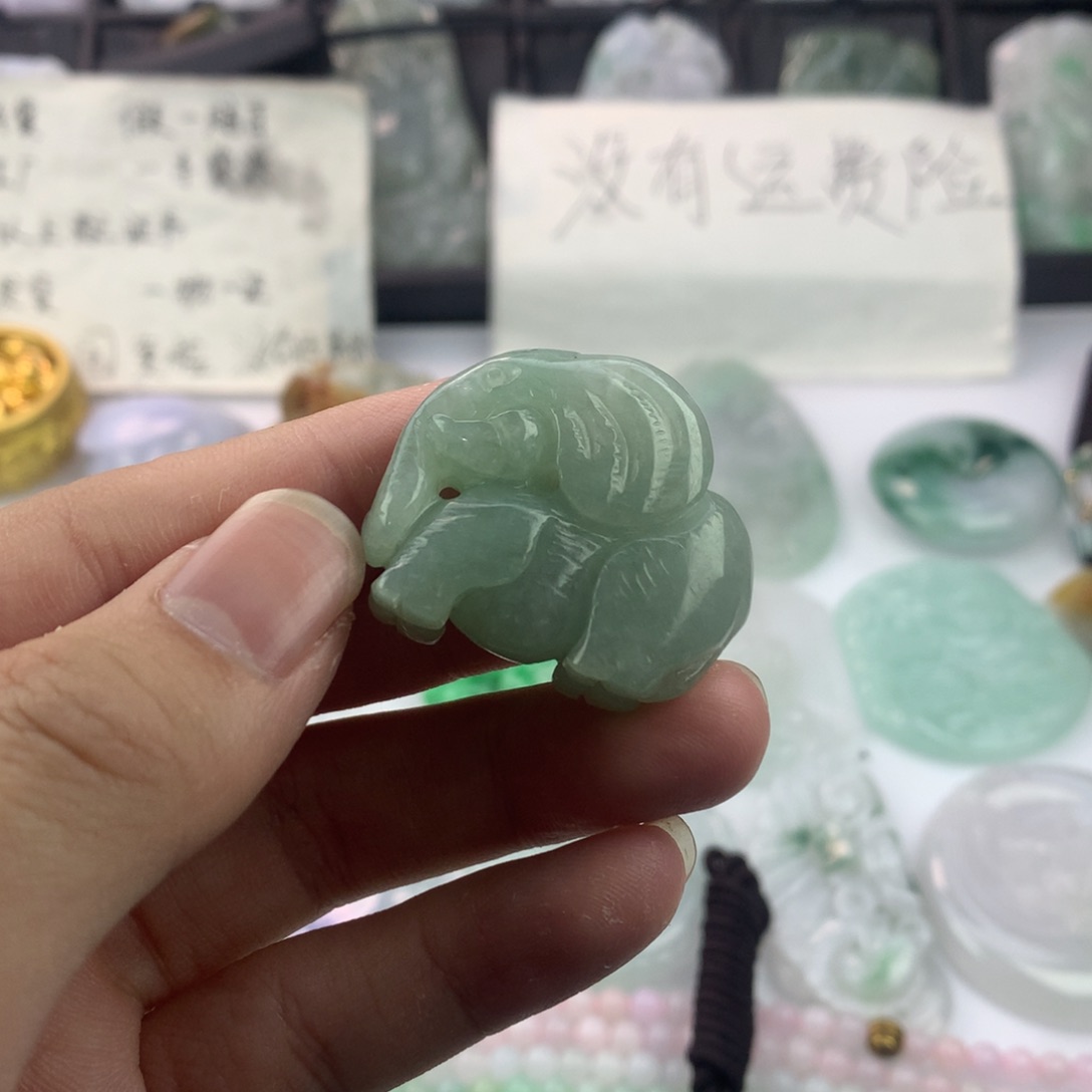 翡翠颈饰未镶嵌－