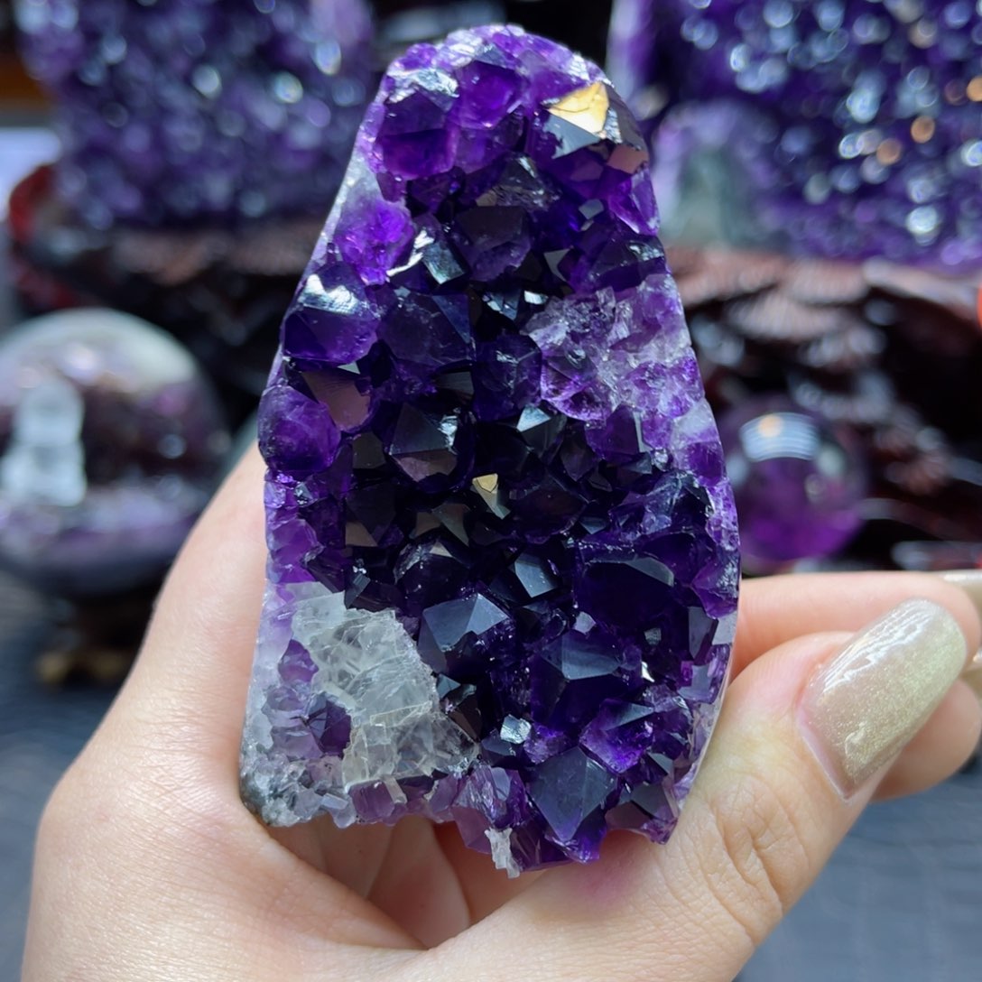 紫晶大型摆件（非配饰）未镶嵌