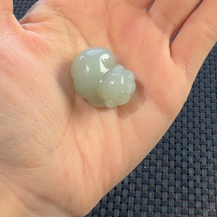 颈饰未镶嵌和田玉（糖玉）