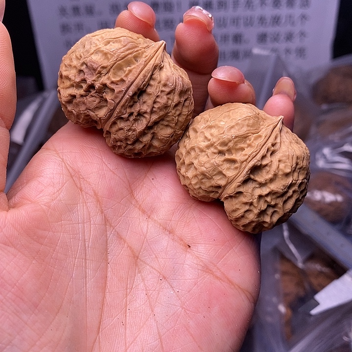 文玩核桃把件云南野生铁核桃39号39mm